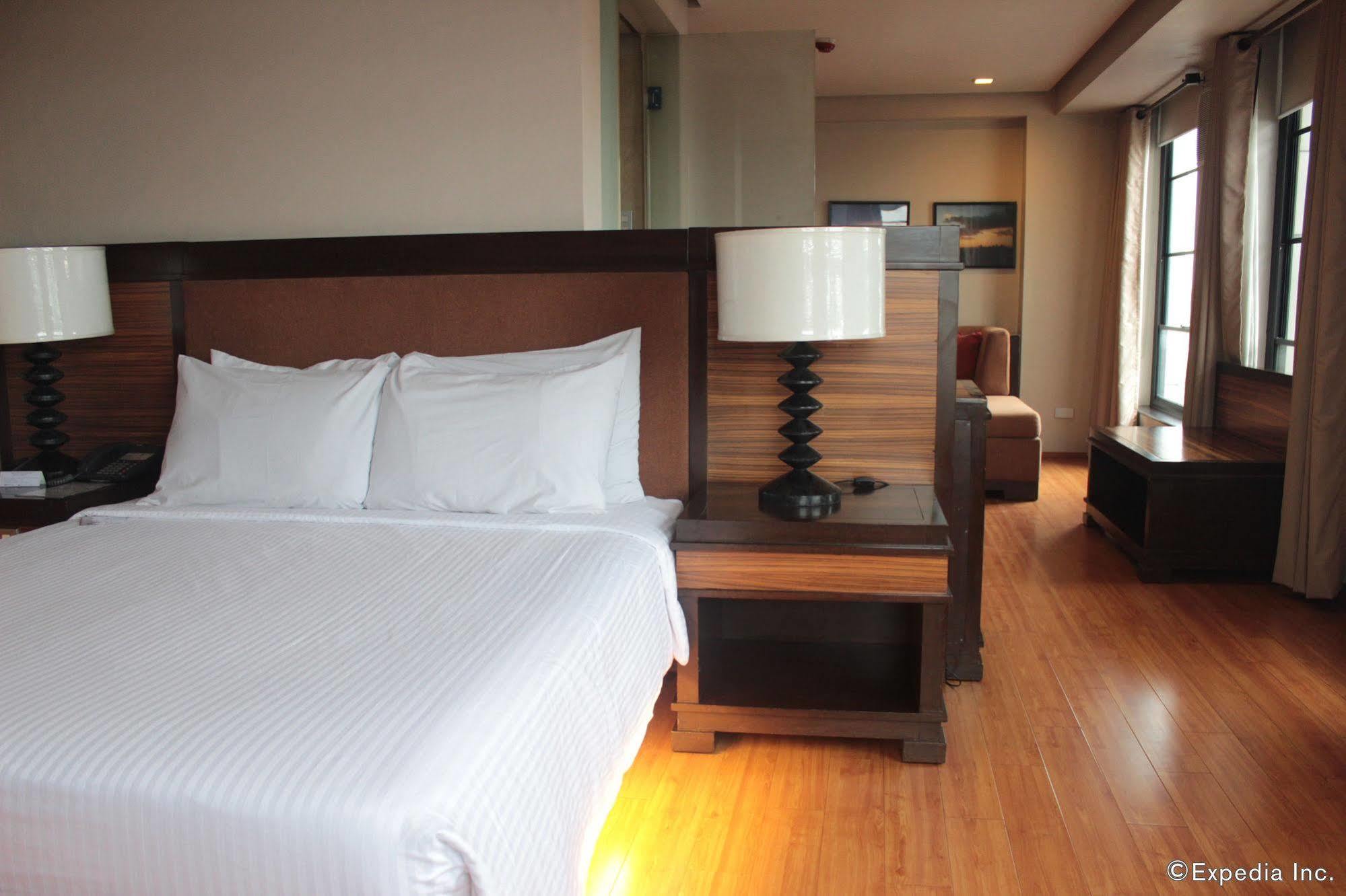 Soleste Suites Ciudad Quezon Exterior foto