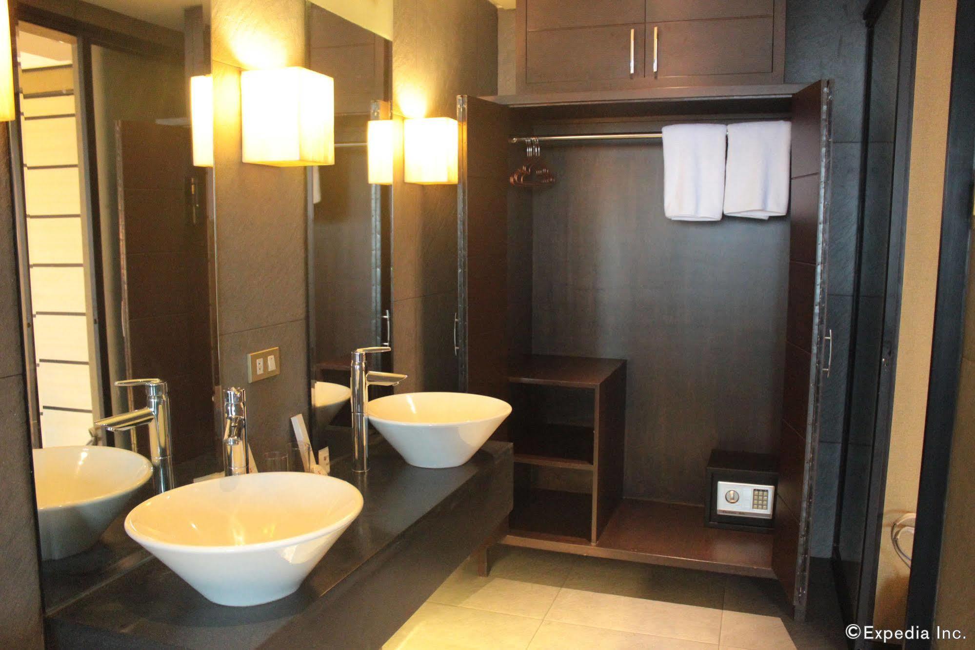Soleste Suites Ciudad Quezon Exterior foto