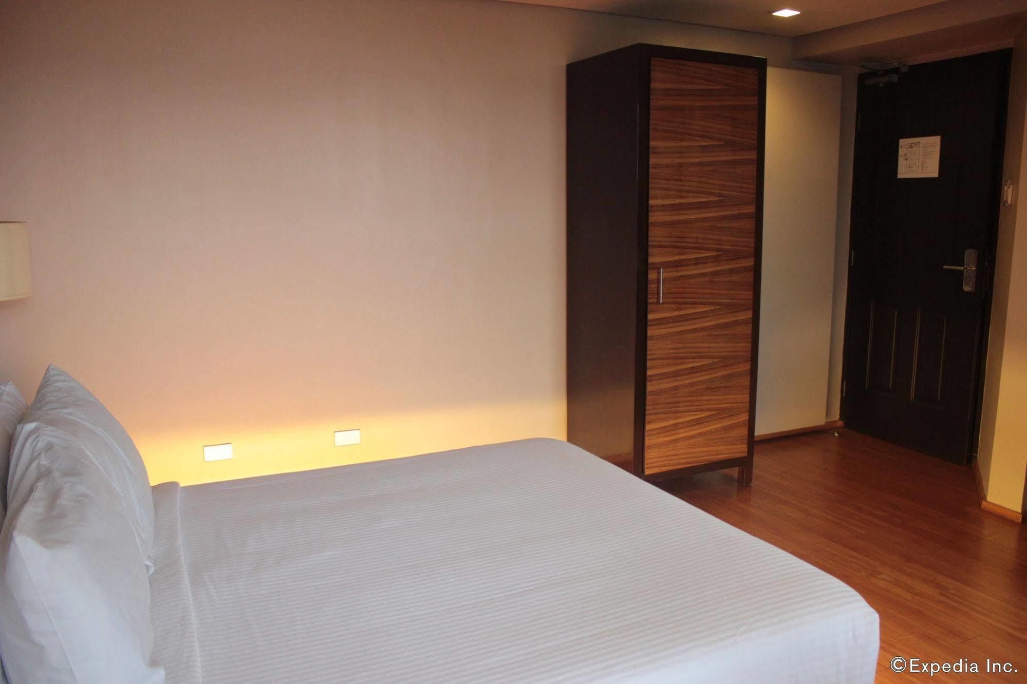 Soleste Suites Ciudad Quezon Exterior foto